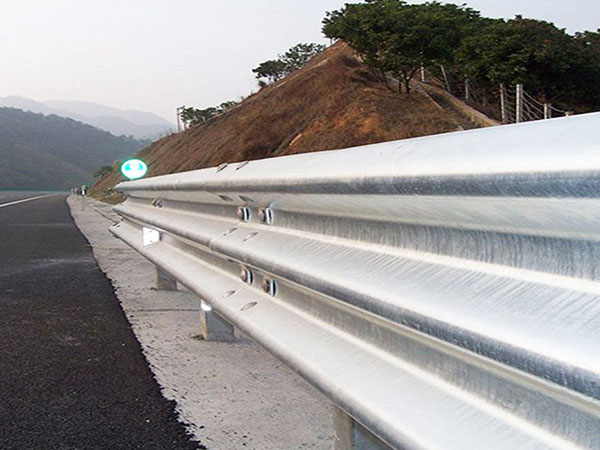 Three wave guardrail board图片2