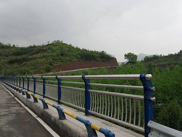 Bridge railing