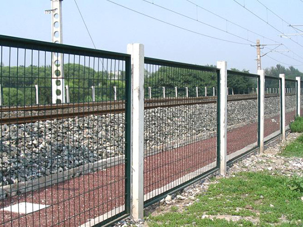 Railway guardrail